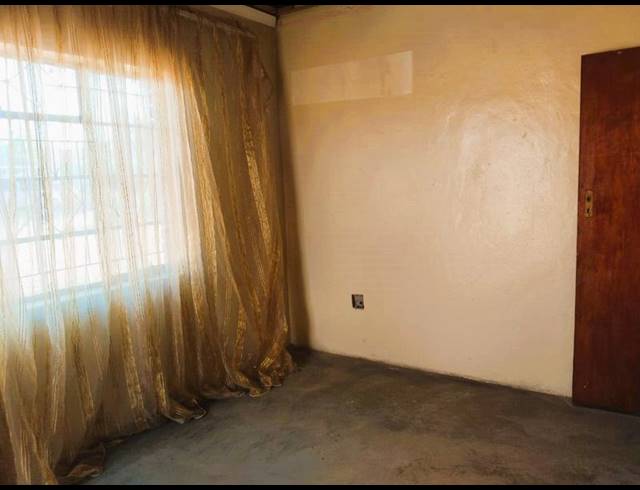 9 BEDROOM HOUSE FOR SALE IN SESHEGO C